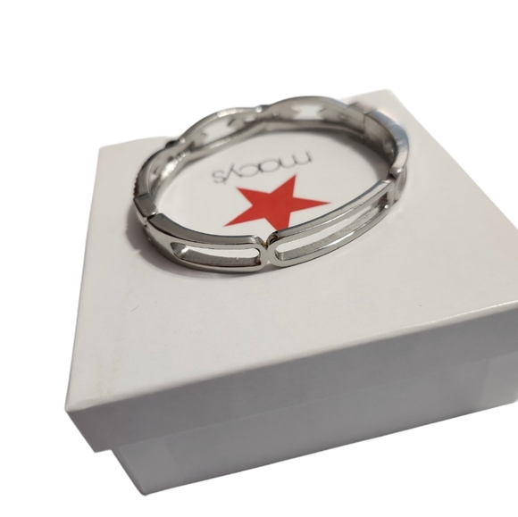 Macy's  Bangle   Bracelet  New in box Never worn  Silver-tone - Picture 11 of 13